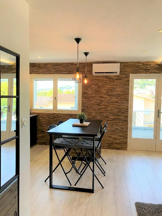 Appartement Confort et Décoration Soignée à Carqueiranne