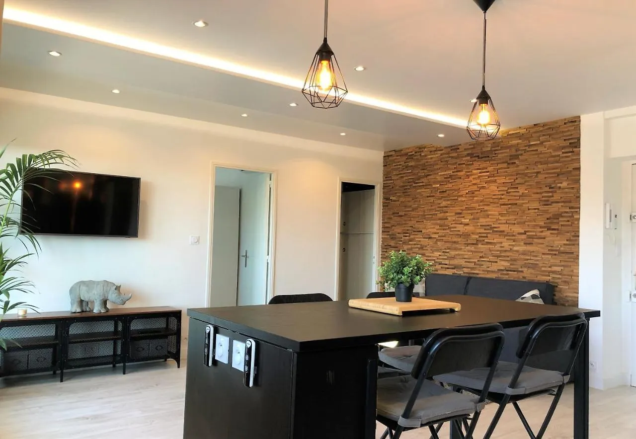 Appartement Confort et Décoration Soignée à Carqueiranne